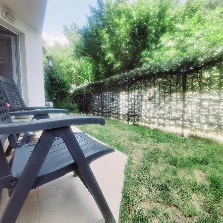 Апартаменты Saint Nicholas Lovely 2 Bedroom With Sunny Garden Варна