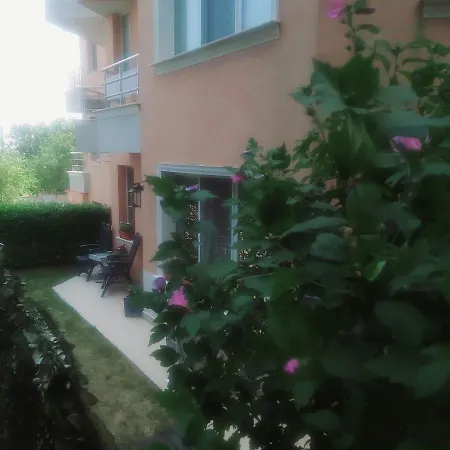 Апартаменты Saint Nicholas Lovely 2 Bedroom With Sunny Garden Варна