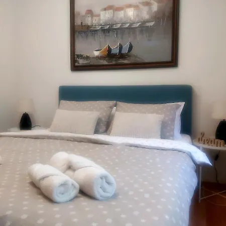 Saint Nicholas Lovely 2 Bedroom With Sunny Garden * Варна