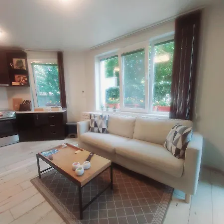 Saint Nicholas Lovely 2 Bedroom With Sunny Garden * Варна
