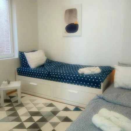 Апартаменты Saint Nicholas Lovely 2 Bedroom With Sunny Garden *