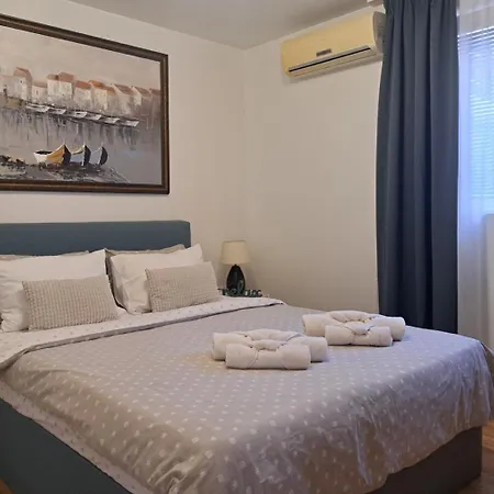 Saint Nicholas Lovely 2 Bedroom With Sunny Garden Apartament Warna