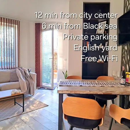 Апартаменты Saint Nicholas Lovely 2 Bedroom With Sunny Garden Варна