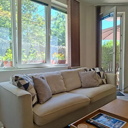 Saint Nicholas Lovely 2 Bedroom With Sunny Garden Апартаменты